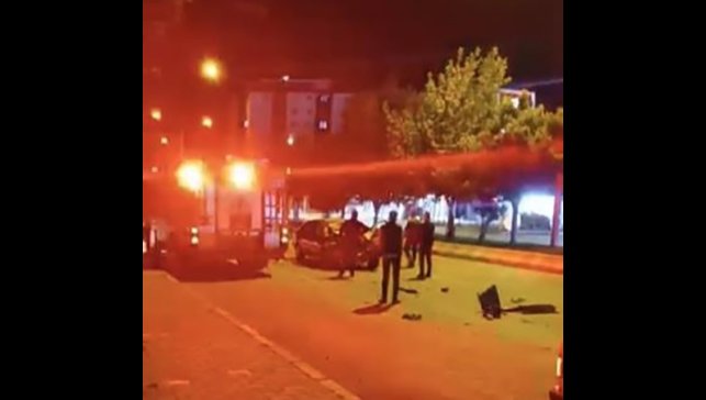 Muş-Bitlis yolunda otomobil traktöre çarptı: 1 yaralı