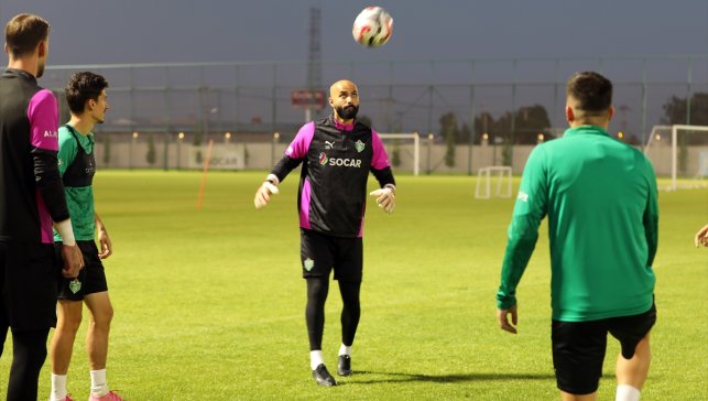 UEFA Şampiyonlar Ligi tecrübesi bulunan deneyimli kaleci, Iğdır FK'nin kalesini koruyor