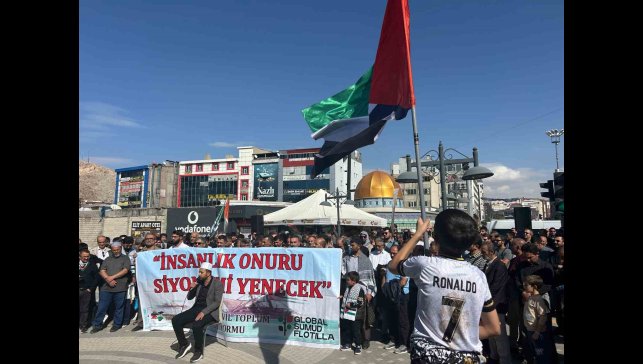 Van'da STK'lardan Küresel Sumud Filosu'na destek