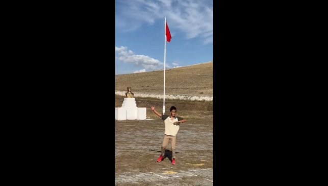 Kars'ta bir öğrencinin Kafkas dansı sosyal medyada tıklanma rekorları kırdı