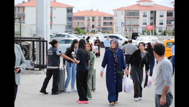 Üniversite öğrencileri Tulum Peyniri ve Cimin Üzümüyle karşılandı