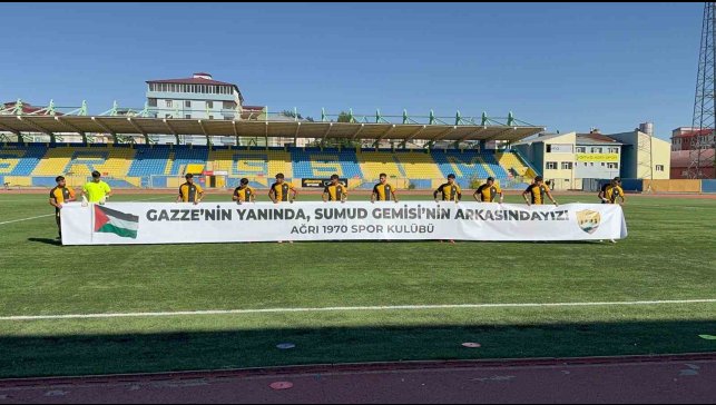 Ağrı 1970 Spor'dan Filistin'e destek pankartı