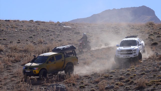 Off-road tutkunları Berçelan Yaylası'nın zorlu parkurlarını deneyimledi