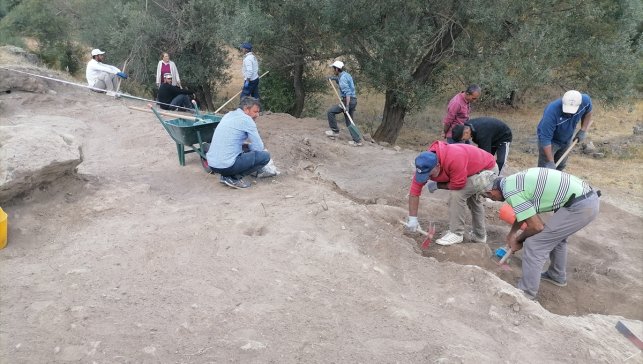 Parmaksız Kale Höyüğü'nde kazı çalışmaları devam ediyor