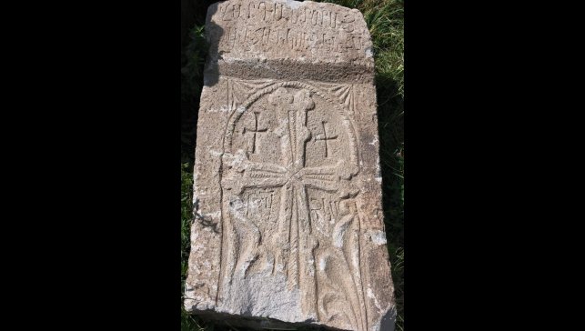 Van'da 2 adet kabartma taş stel ele geçirildi