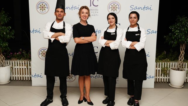 İbrahim Çeçen Vakfı "Zirvenin Şefleri" projesiyle gençleri mutfakta buluşturdu