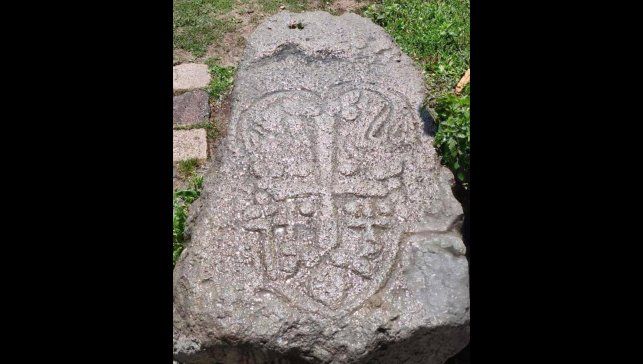 Van'da Bizans dönemine ait 2 kabartma taş stel ele geçirildi