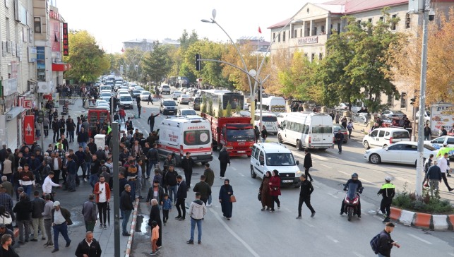 Ağrı'da iki grup arasında çıkan silahlı ve bıçaklı kavgada biri ağır 4 kişi yaralandı