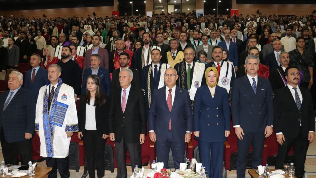 Ağrı İbrahim Çeçen Üniversitesinin akademik yılı açılışı yapıldı