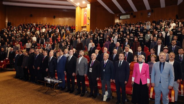 Erzurum'da "Vefatının 50. Yılında Nurettin Topçu Uluslararası Bilgi Şöleni" başladı