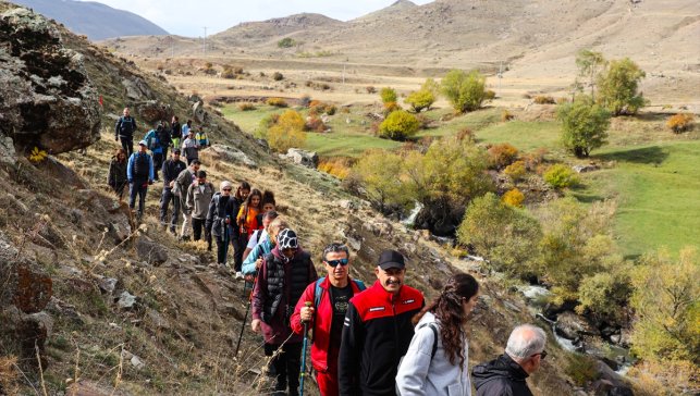 Iğdır'da Cumhuriyet'in 102. yılı 102 kişilik katılımla doğada kutlandı