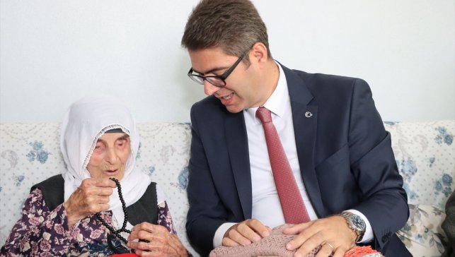 Van'da 106 yaşındaki kadına vefa ziyareti