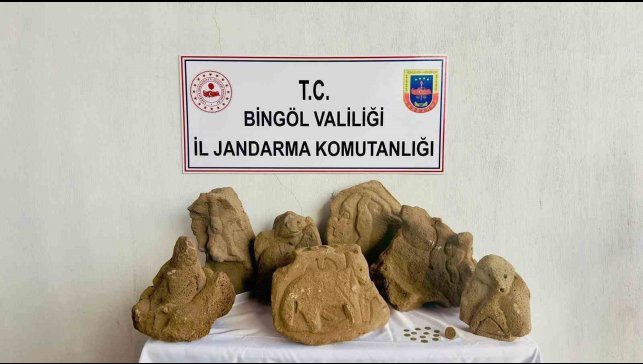 Bingöl'de jandarma ekipleri eski eser ele geçirdi