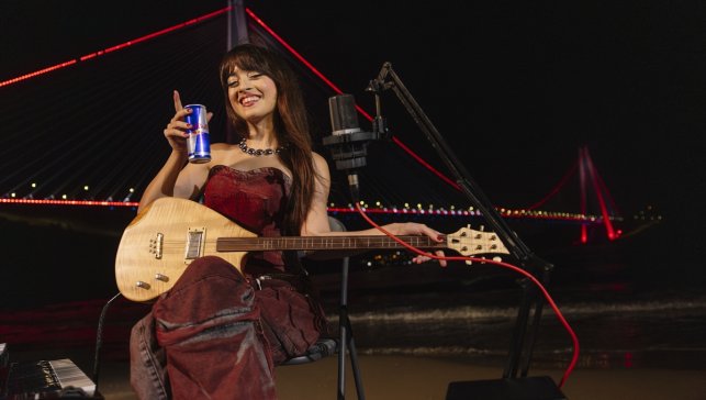 Red Bull 60 Seconds'ın yeni konuğu Melis Fis oldu