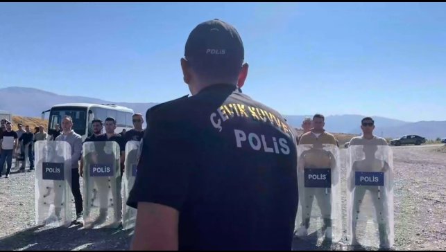 Erzincan çevik kuvvet polisinden nefes kesen tatbikat
