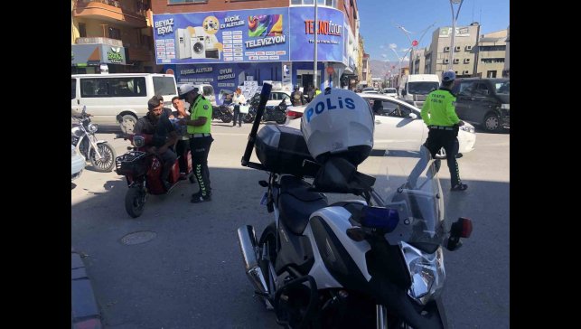 Erzincan'da motosikletlilere sıkı denetim