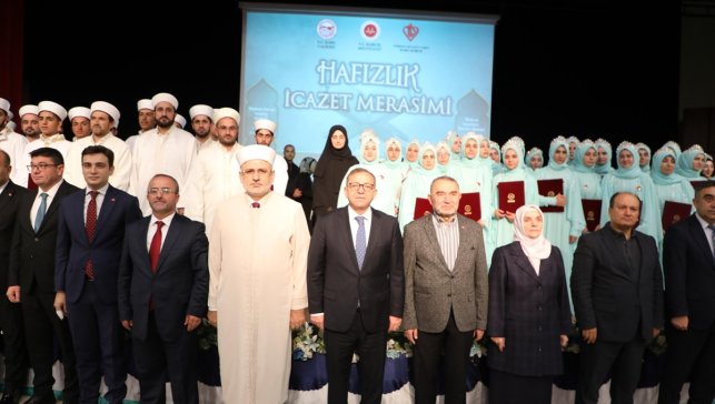 Kars'ta 60 hafız için icazet töreni düzenlendi