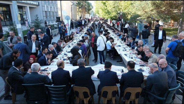 Erzincan'da üniversite öğrencilerine hoş geldiniz kahvaltısı