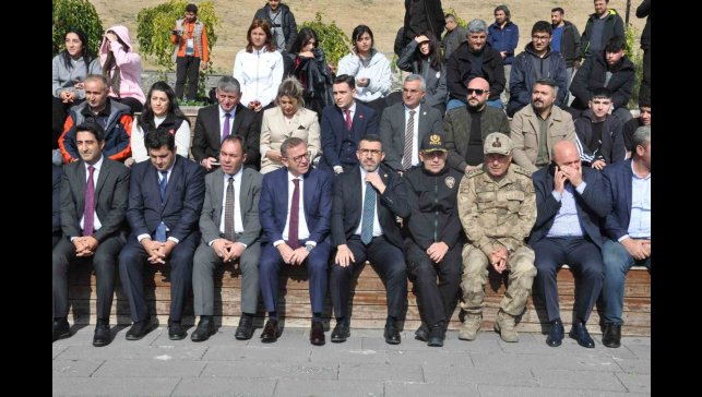 Kars'ta festival renkli görüntülere sahne oldu