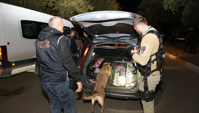 Polis Erzurum sokaklarının huzuru için asayiş ve narkotik denetiminde
