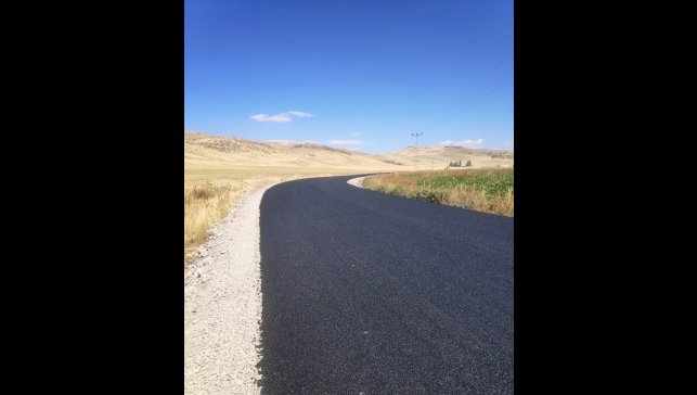 Patnos'ta Konakbey-Uzunca köy yolu asfalt çalışması tamamlandı