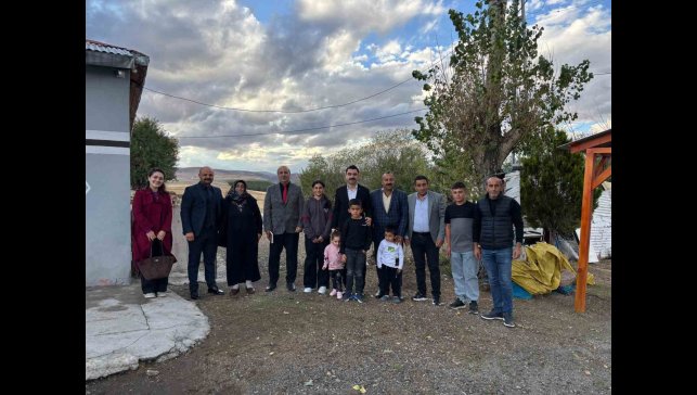 Susuz'da öğrenciler evlerinde ziyaret ediliyor