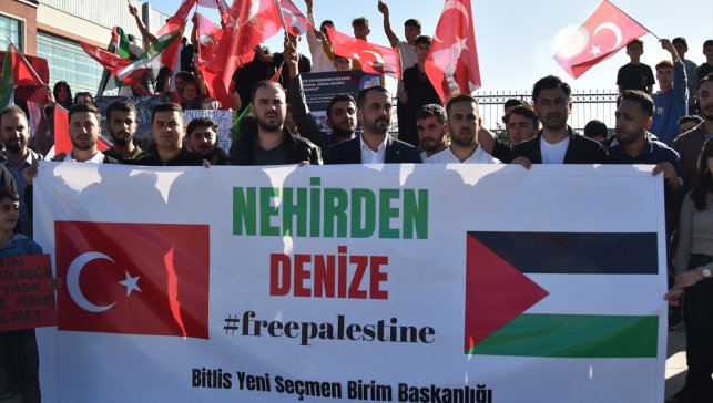 Bitlis'te, Filistin'e destek yürüyüşü düzenlendi