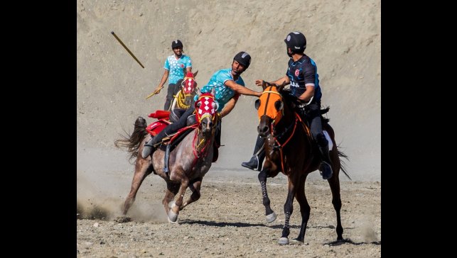 Atlı cirit ön eleme müsabakaları Erzincan'da yapıldı