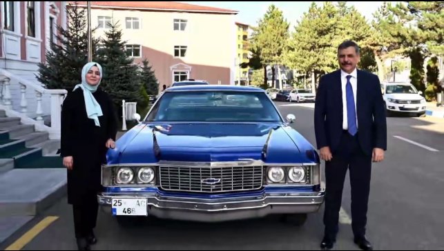 Vali Çiftçi ve eşinden zamanda yolculuk