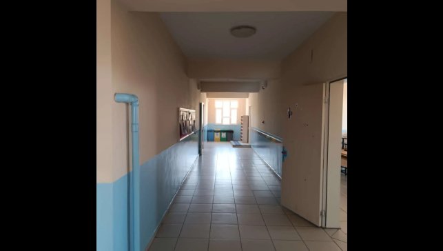 Bitlis'te okullar yükümlülerin elleriyle onarılıp güzelleştiriliyor