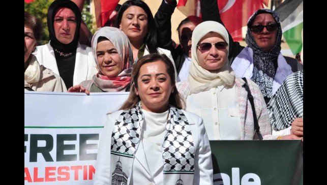 Kars'ta AK Parti Kadın Kolları'ndan "Gazze için sessiz çığlık"