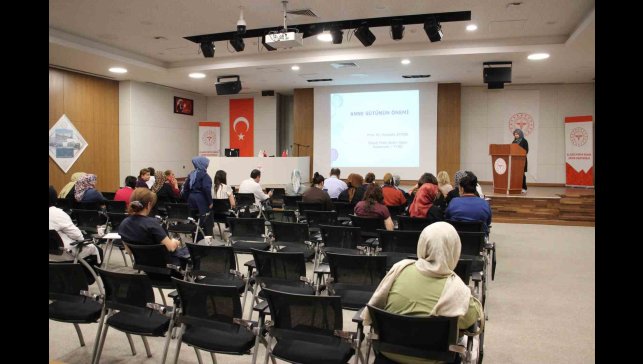 Elazığ'da anne sütünün önemi ele alındı