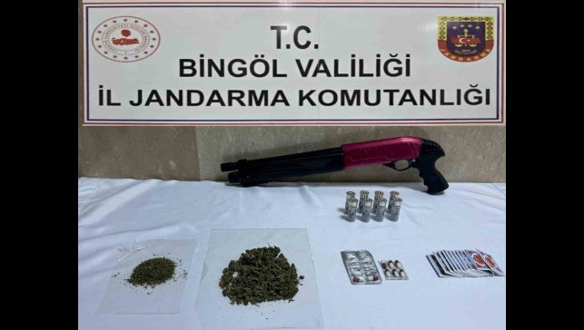 Bingöl'de uyuşturucu madde ve ruhsatsız silah ele geçirdi