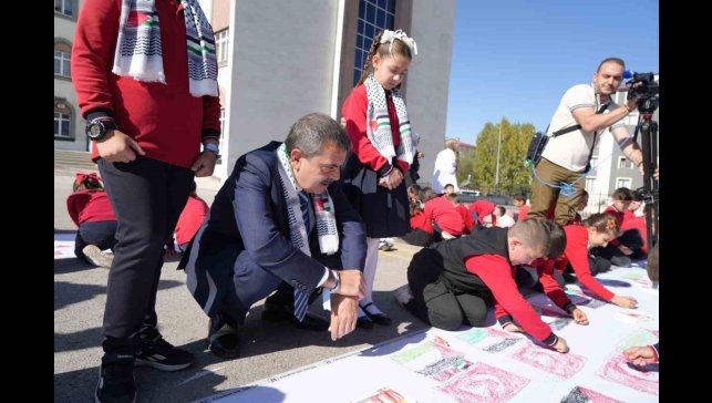 Bakan Tekin: "Bu dünyayı hepimiz için yaşanabilir kılacak bireyler yetiştirmemiz lazım"