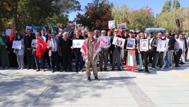 Van'da akademisyenler ve öğrenciler Filistin'e destek için yürüdü