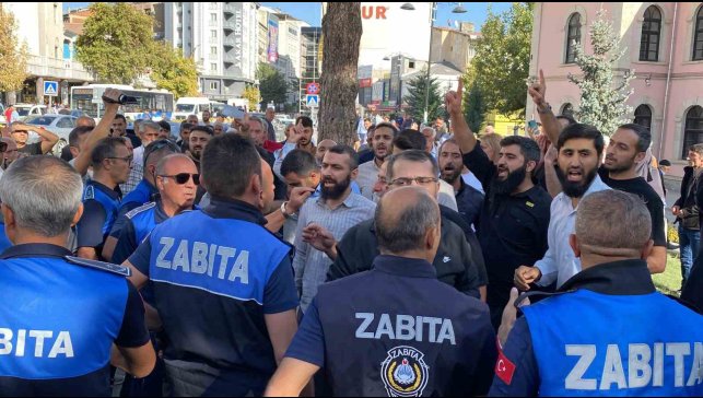 Elazığ'da izinsiz yürüyüş