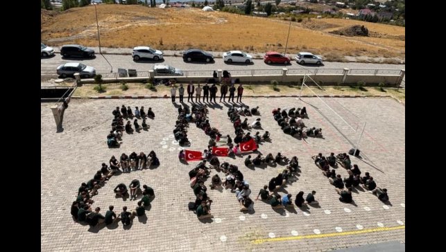 Ahlat'ta öğrenciler zulme sessiz kalmadı