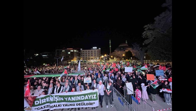 Van'da binlerce kişi Gazze için yürüdü