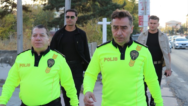 Ağrı Emniyet Müdürü Önder, trafik sorununu çözmek için sahada inceleme yaptı