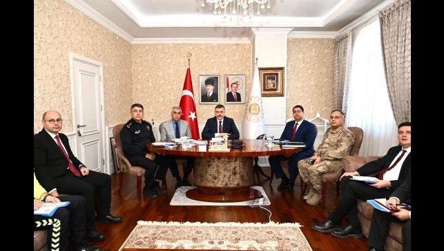 Vali Çiftçi, Bakanlar Yerlikaya ve Uraloğlu ile VKS toplantısına katıldı