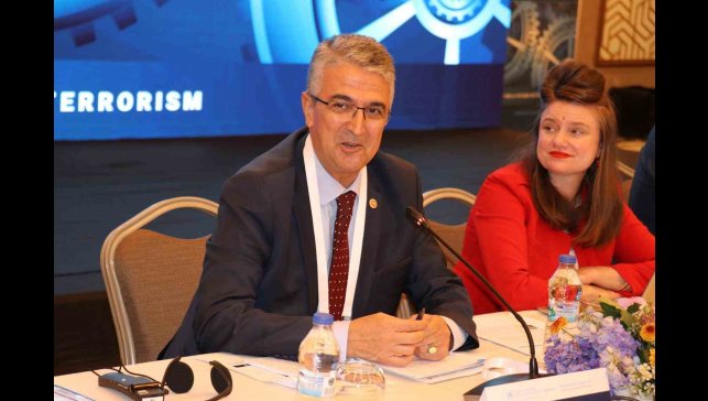 Terörizm ve organize suç arasındaki bağlantı Kamil Aydın başkanlığında masaya yatırıldı