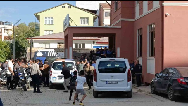 Elazığ'da Furkan Hareketi üyeleri Zabıta Müdürlüğünü bastı
