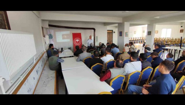 Kars'ta hayvan yetiştiriclerine şarbon hastalığı ve korunma yöntemleri anlatılıyor