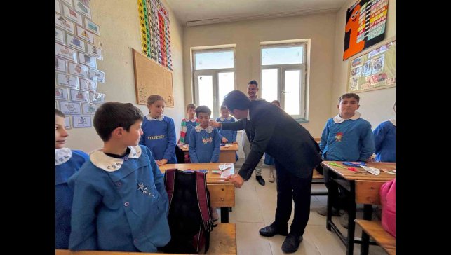 Diyadin'de okul ziyaretleri sürüyor