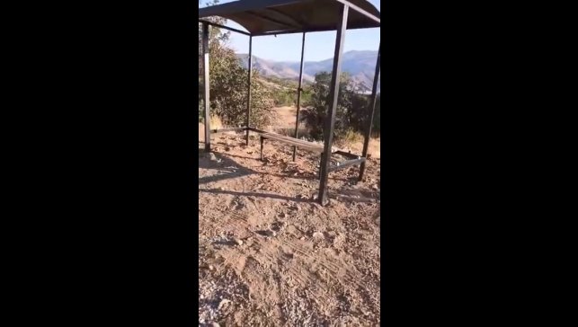 Elazığ'da otobüs durağının koruma plakaları çalındı