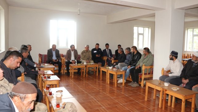 Karlıova Kaymakamı Bıçak köyleri ziyaret etti