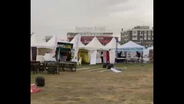 Malatya'da şiddetli fırtına çadırları uçurdu