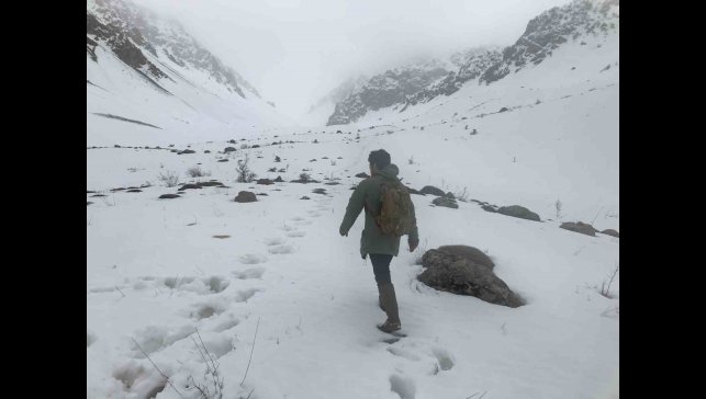 Erzincan'ın yüksek kesimlerine kar yağdı
