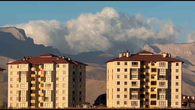 Cilo Dağı üzerindeki bulut kümesiyle mest etti