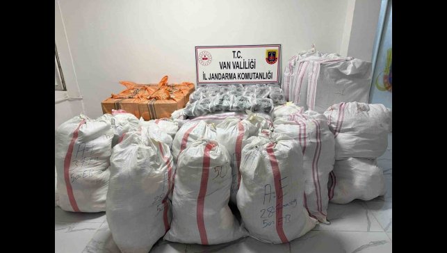 Van'da gümrük kaçağı malzemeler ele geçirildi